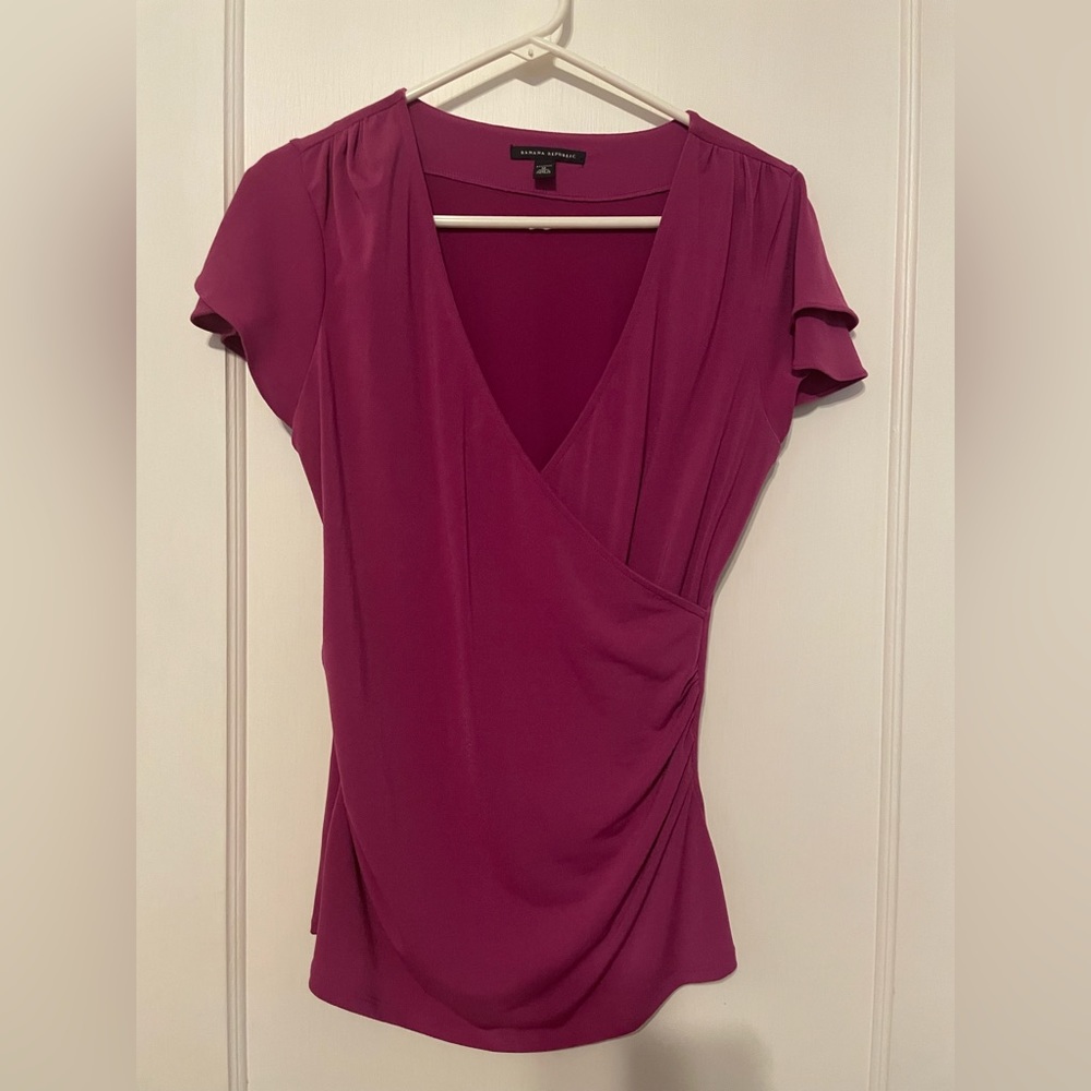 Banana Republic Women’s Faux Wrap Top Pink - Size Medium